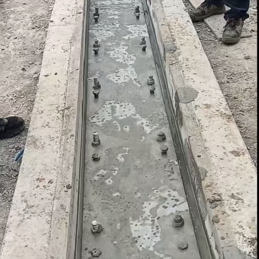 红原港口码头起重机龙门吊重型机械设备稳固用早强快凝轨道胶泥